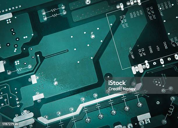 Circuito Foto de stock y más banco de imágenes de Abstracto - Abstracto, Chip - Componente de ordenador, Ciencia