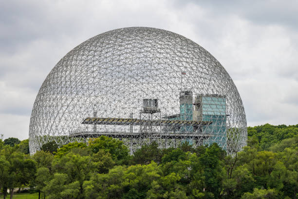 biosfera di montreal sull'isola di sant'elena, montreal, quebec, canada - dome montreal geodesic dome built structure foto e immagini stock