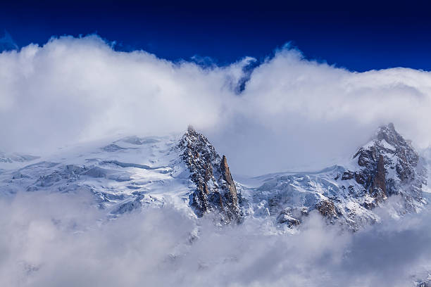 istock Beautiful mountain scenery in the Alps 178736802