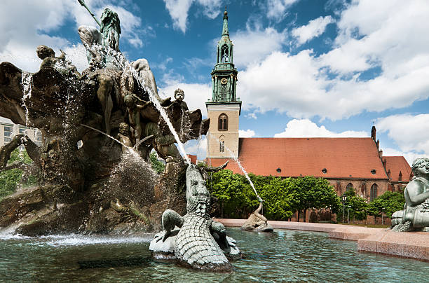 istock Neptin fountain in front of Marienkirche 178736919