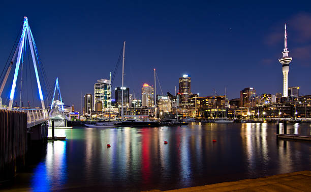 istock Auckland skyline by night 178737315