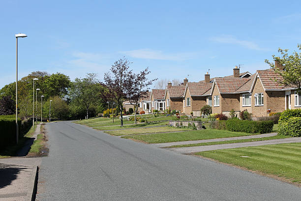 istock Street of bungalows 178739282
