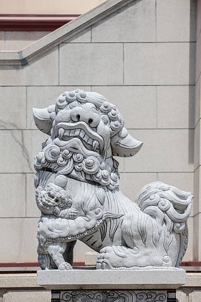 taiwan lion de pierre - stone statue animal imitation asia photos et images de collection