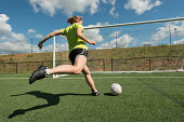 female-soccer-player.jpg?b=1&s=170x170&k=20&c=Yb0L8hrrHteh8UwMBZg0lIFv7I1ZOEeuCC99SkgpD6c=