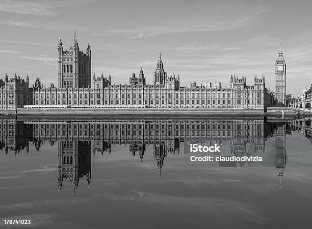 Casas Do Parlamento - Fotografias de stock e mais imagens de Ao Ar Livre - Ao Ar Livre, Big Ben, Capitais internacionais