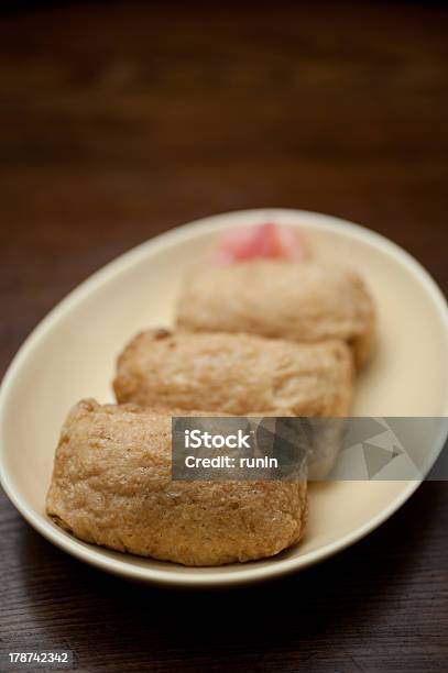 Cocina Japonesa Inarizushi Foto de stock y más banco de imágenes de Alimento - Alimento, Almuerzo en lonchera, Caja Bento