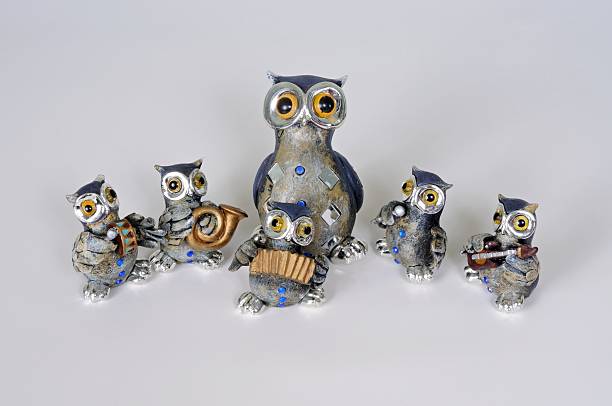 istock Owl musical band ornaments. 178742923