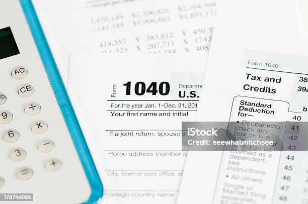 Income Tax Form Stockfoto und mehr Bilder von Amerikanische Währung - Amerikanische Währung, Anweisungen - Konzepte, Bezahlen