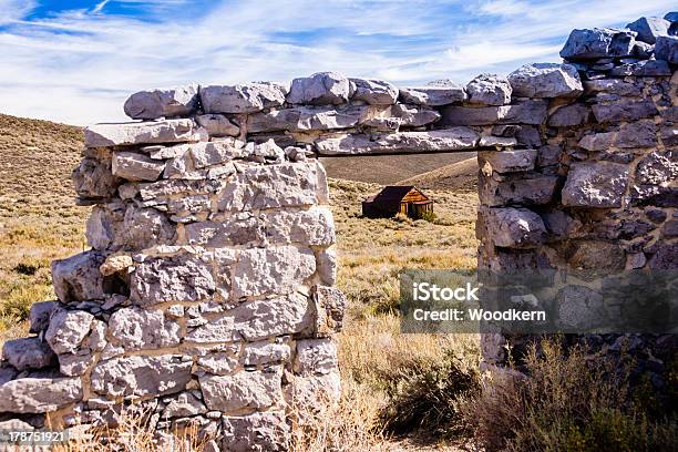 Foto de Quarto Com Vista e mais fotos de stock de Abandonado - Abandonado, Antiguidades, Arruinado