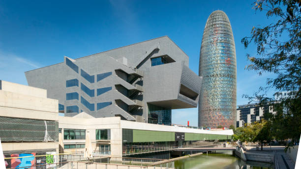 The new project has an area of 1,000 square metres, which will offer more than 60,000 new jobs and more than 8,000 new homes, most of them social. At the moment, in 22@ there are 115,000 people working in 11,500 companies, which represents 11% of the city's economic activities.Apart from the creation of new quality jobs and affordable housing, the aim of the new economic hub is to strengthen the productive fabric of the city. An initiative that will expand the uses and activities related to sports, culture, education, artistic creation, the social and solidarity economy and the green economy. The new 22@ district continues to turn this area into an innovative and benchmark district for urban regeneration, more inclusive, productive and sustainable.