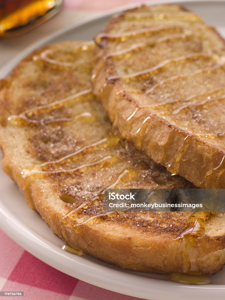 Cinnamon tostadas francesas con Almíbar - Foto de stock de Al horno libre de derechos