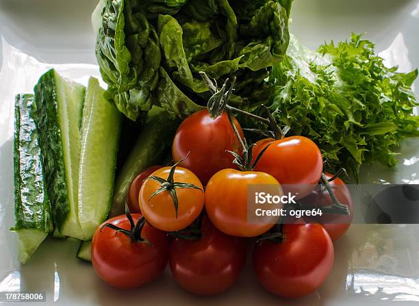 Produtos Hortícolas - Fotografias de stock e mais imagens de Abundância - Abundância, Alimentação Saudável, Amontoar