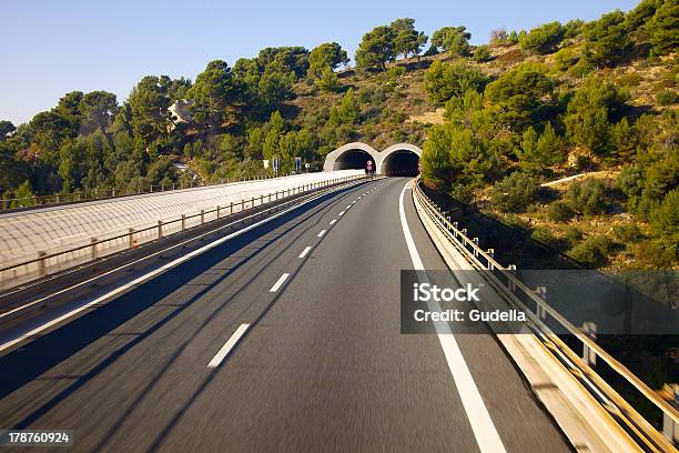 Photo libre de droit de Autoroute Highway banque d'images et plus d'images libres de droit de Autoroute - Autoroute, Italie, Circuit automobile
