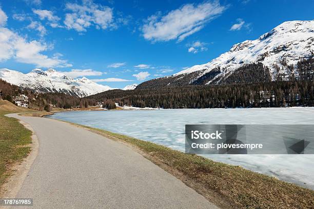 Foto de Bela Paisagem De Montanhas e mais fotos de stock de Azul - Azul, Beleza natural - Natureza, Congelado