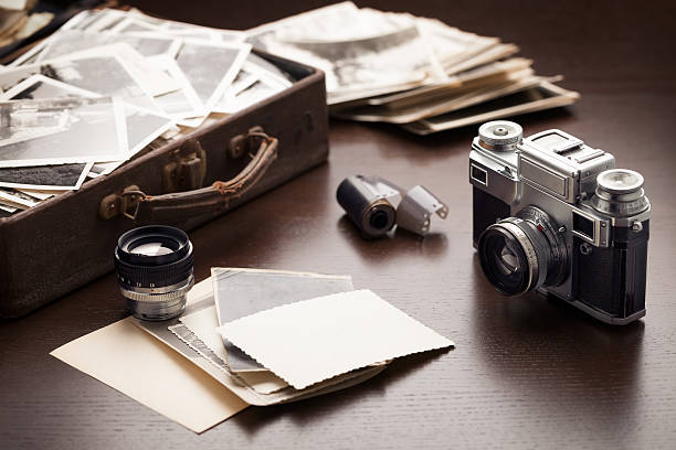 istock Old photos and photo equipment 178762508