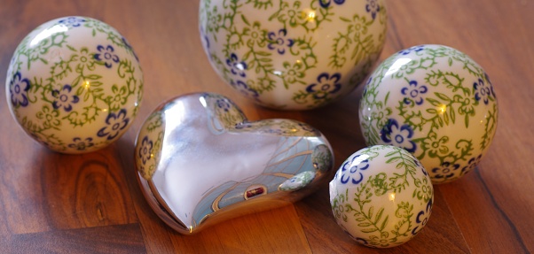 Decorative spheres with silver heart
