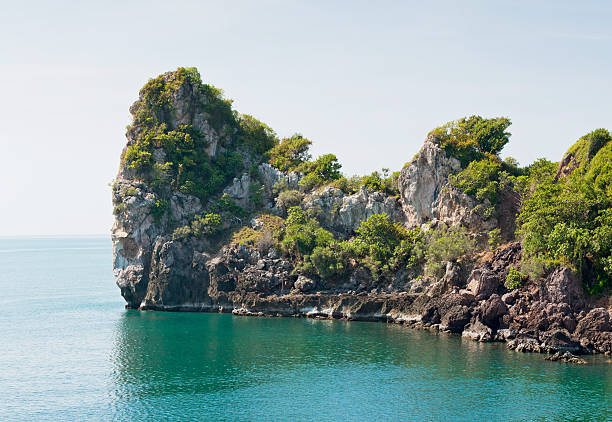 istock Beauty island on daylight 178764912