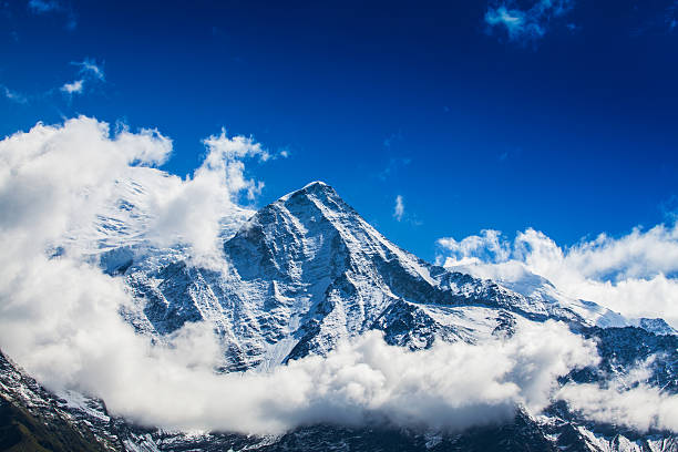 istock Beautiful mountain scenery in the Alps 178765694