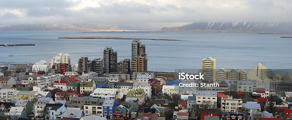 Bâtiments colorés avec vue sur le port, Reykjavik, Islande - Photo de Couleur vive libre de droits
