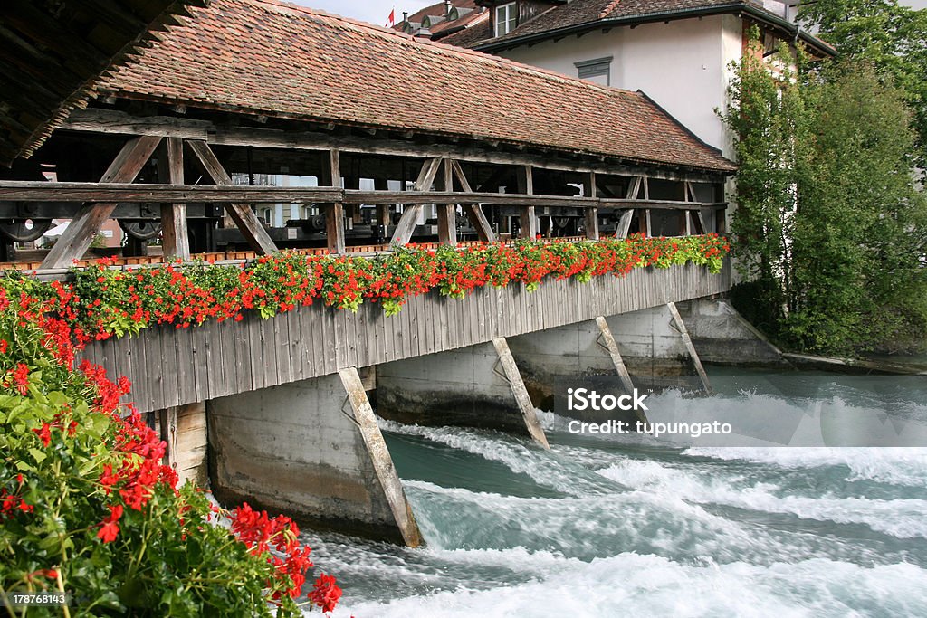 Abflussrinne Brücke in Thun - Lizenzfrei Abflussrinne Stock-Foto