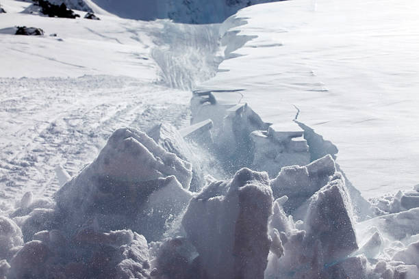 istock Heap of snow 178768771