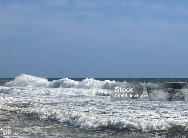 Rano Krajobraz Morski - zdjęcia stockowe i więcej obrazów Bez ludzi - Bez ludzi, Biały, Brzeg wody