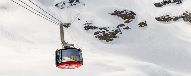 mount titlis in engelberg switzerland - canton obwalden imagens e fotografias de stock