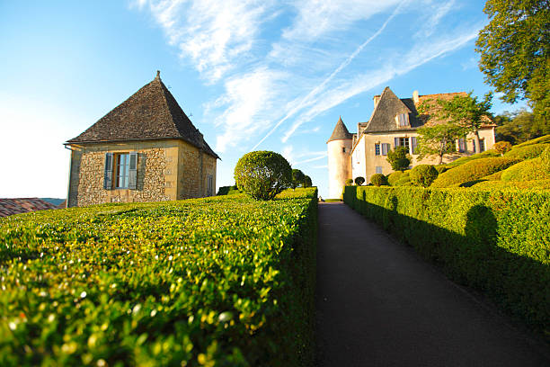 istock landscaped gardens marqueyssac france 178774364