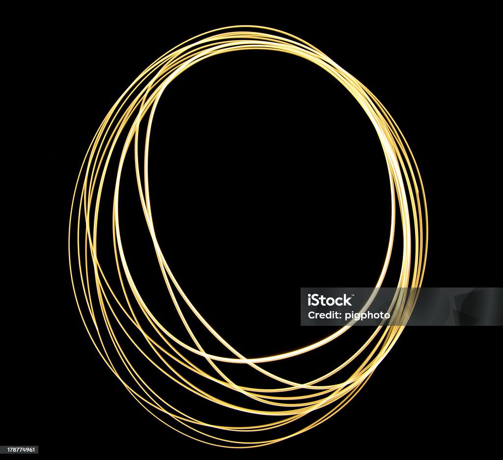 서클 단궤 검은색 배경 - 로열티 프리 0명 스톡 사진