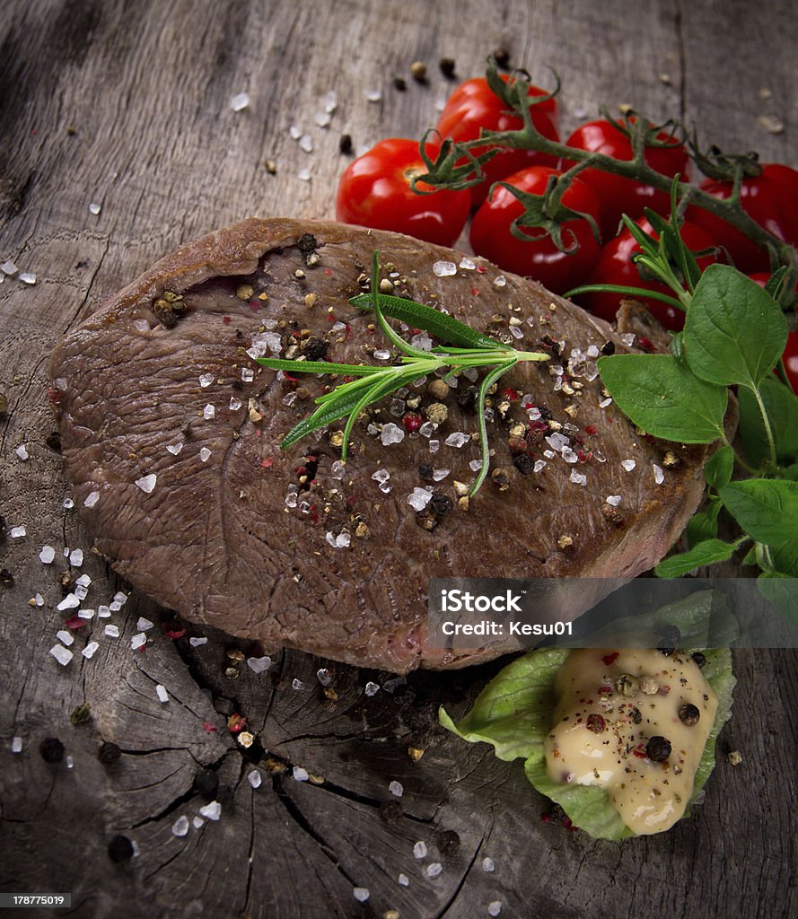 Deliciosos bistecs de carne de res - Foto de stock de Alimento libre de derechos