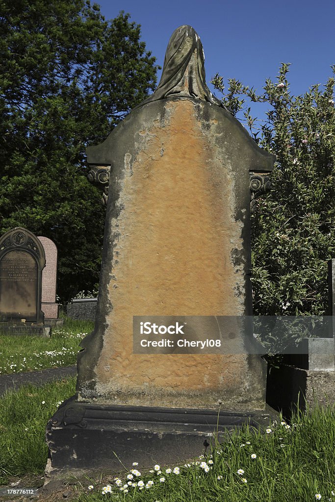 Vecchio Tombstone - Foto stock royalty-free di Ambientazione esterna