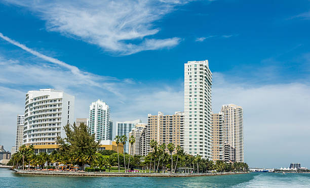 brickell key miami, florida - brickell key stock-fotos und bilder