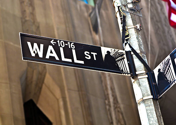 istock Wall Street sign in Manhattan New York 178776742