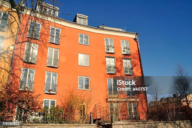 Foto de Edifício De Apartamento Residencial e mais fotos de stock de Amarelo - Amarelo, Apartamento, Arquitetura