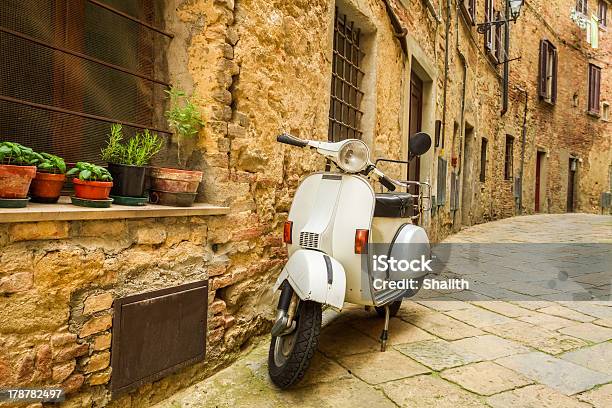 늙음 스쿠터 굴절률은 거리 이탈리어 이탈리아에 대한 스톡 사진 및 기타 이미지 - 이탈리아, 모터 스쿠터, 이탈리아 문화