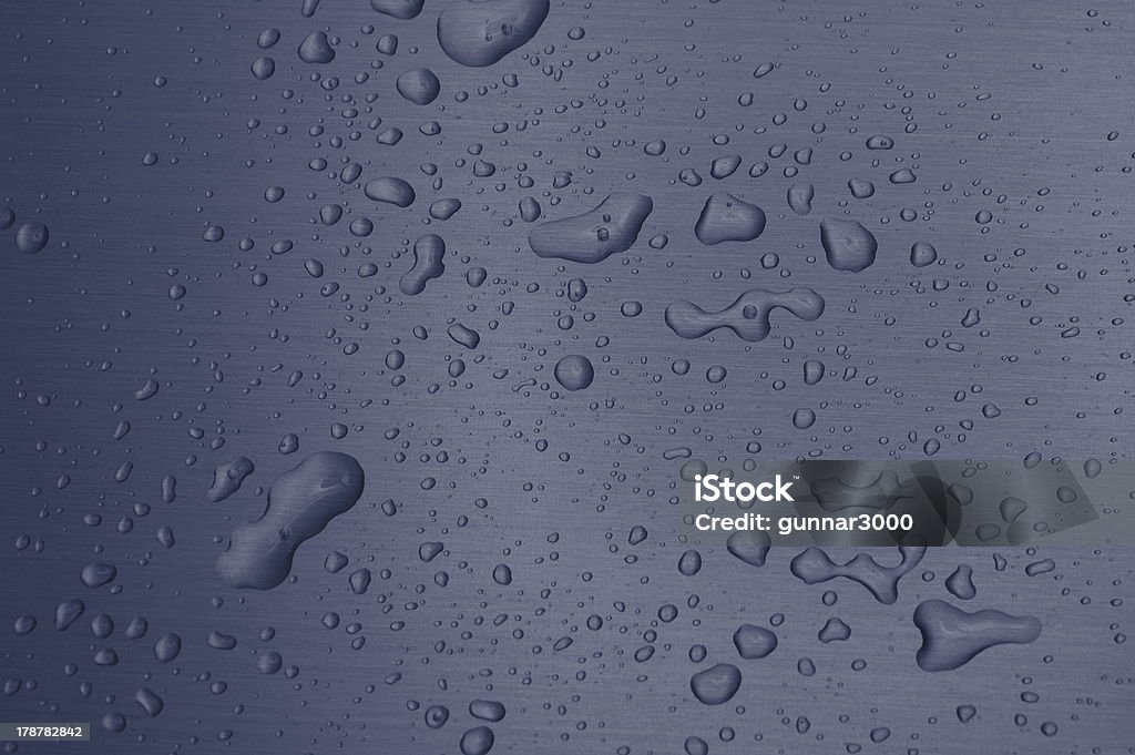 Gotas de agua sobre la superficie de metal - Foto de stock de Acero libre de derechos