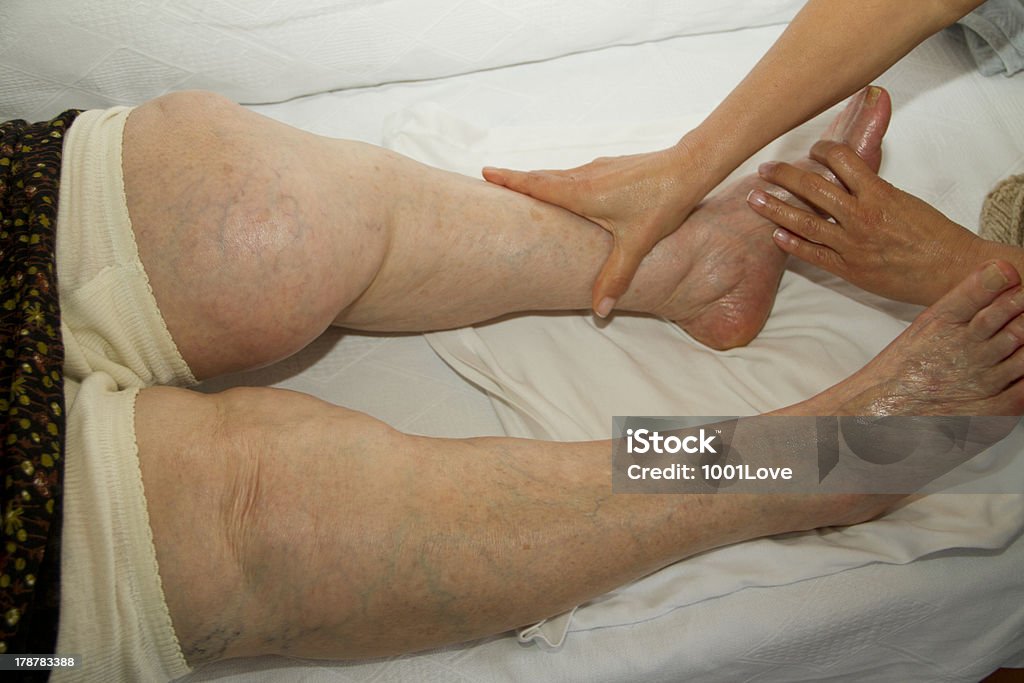 Terapia fisica serie - Foto stock royalty-free di 80-89 anni