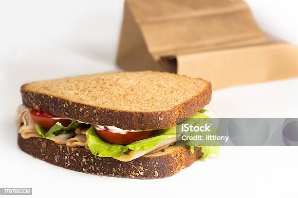 昼食にサンドイッチ - おやつのストックフォトや画像を多数ご用意 - おやつ, お昼のお弁当, オーガニック