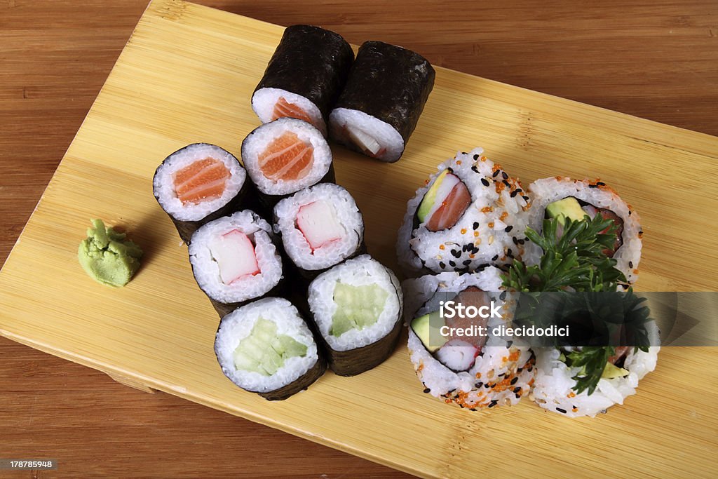 sushi su piatto - Foto stock royalty-free di Bistecca di manzo