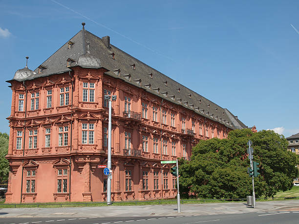 istock Romish Germanisches Zentralmuseum Mainz 178787106