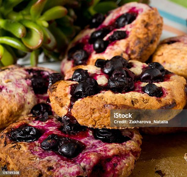 Foto de Cookies De Aveia Caseira e mais fotos de stock de Alimentação Saudável - Alimentação Saudável, Amontoamento, Amora-preta