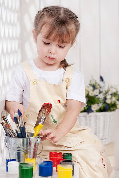 istock Girl-artist 178789526