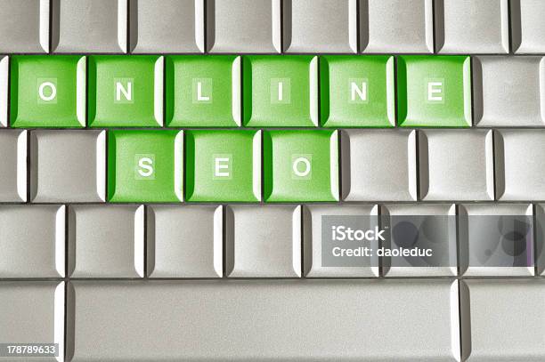 Metallictastatur Mit Word Online Seo Stockfoto und mehr Bilder von Alphabet - Alphabet, Aufschließen, Bedienungsknopf