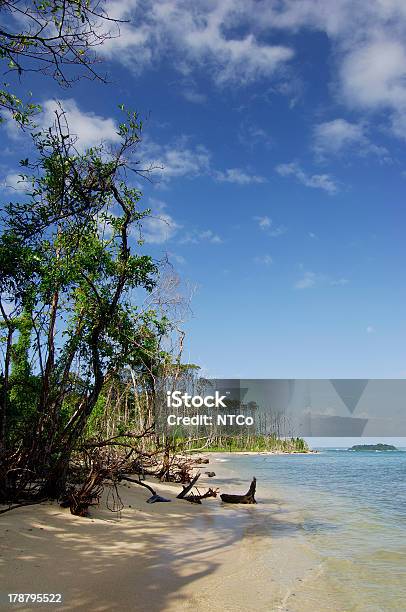 Bocas Del Toro Archipiélago Foto de stock y más banco de imágenes de Aire libre - Aire libre, América Central, Azul