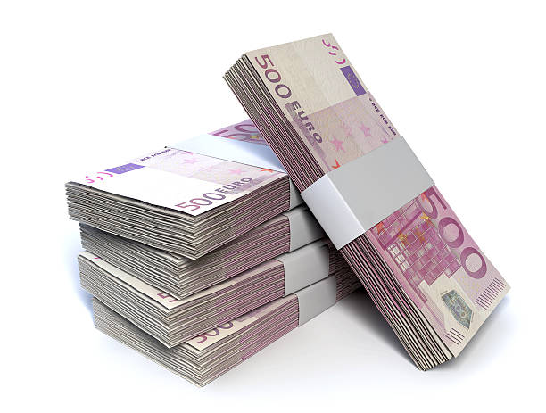 euro bill pila perspectiva - money roll fotografías e imágenes de stock