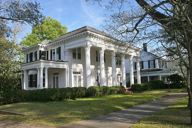 istock Antebellum Mansion Georgia Luxury Home 178797111