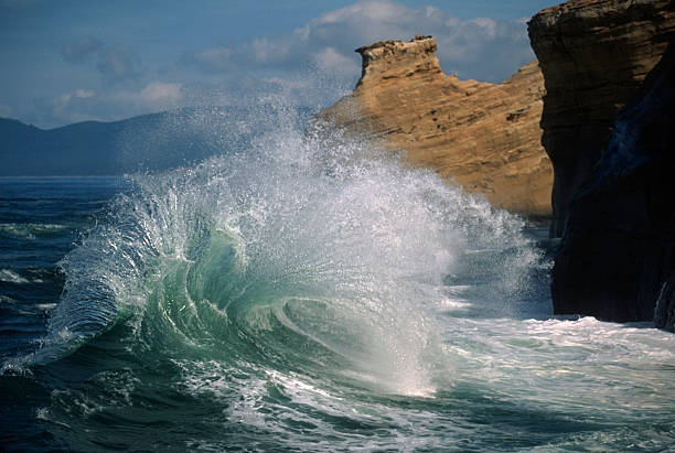 fale - cape kiwanda state park zdjęcia i obrazy z banku zdjęć