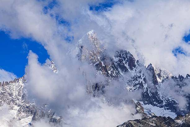 istock Beautiful mountain scenery in the Alps 178797958