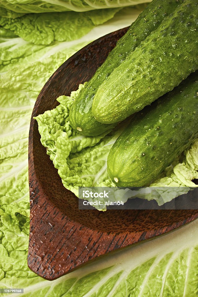 Salade de fruits frais et de plantes aromatiques - Photo de Agriculture libre de droits