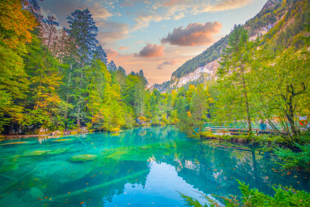 swiss lake - swiss culture european alps mountain eiger imagens e fotografias de stock